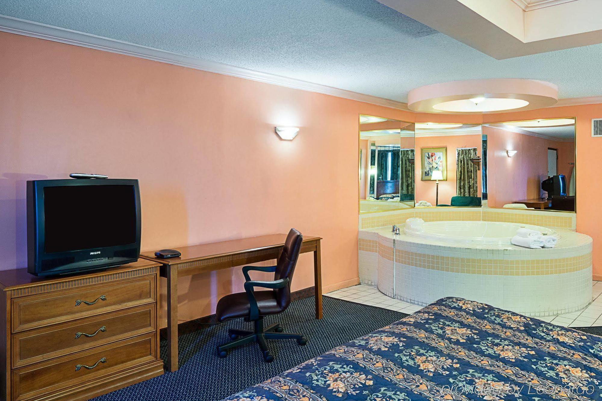 Econo Lodge Airport New Castle Exterior foto